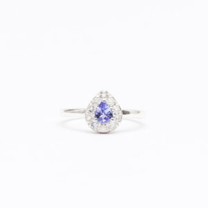 Anel de Prata e Tanzanita em formato pera